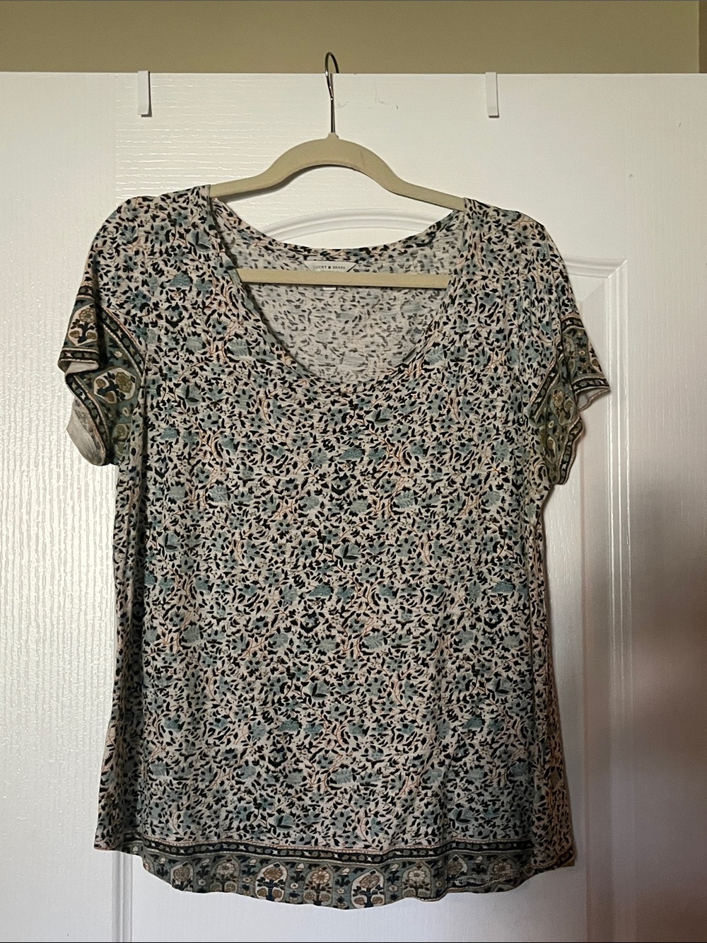 Lucky Brand Beige Scoop Neck Short Sleeve Tee with Green Floral Print